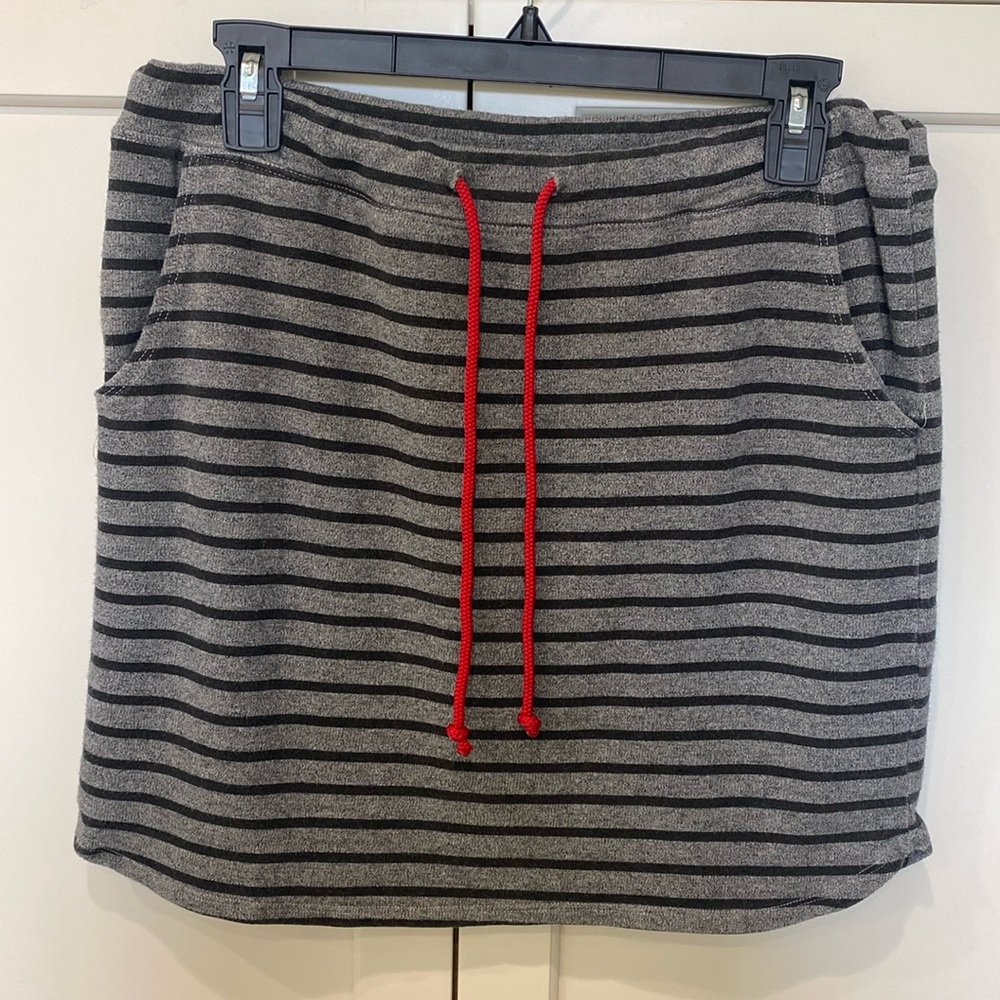 Sundry Skirt size 2